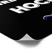 Onderschat nooit een meisje dat hockey speelt. poster (Hoek)