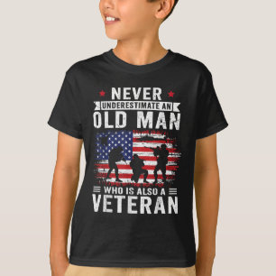 Onderschat nooit een oud Man dat ook een meter is T-shirt