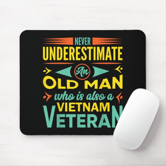 Onderschat nooit een oud Man dat ook een Vietnamee Muismat (Met muis)