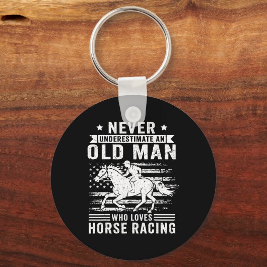 Onderschat nooit een oud Man dat van paardenrak ho Sleutelhanger (Voorkant)