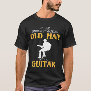 Onderschat nooit een oud Man met een gitaargeschen T-shirt