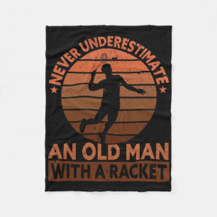 Onderschat nooit een oud Man met een racket Fleece Deken