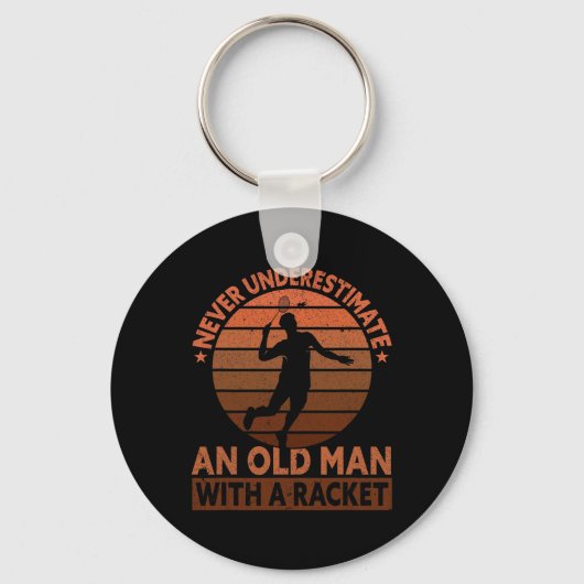 Onderschat nooit een oud Man met een racket Sleutelhanger (Voorkant)