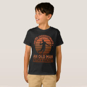 Onderschat nooit een oud Man met een racket T-shirt (Voorkant volledig)