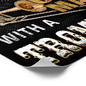 Onderschat nooit een oud Man met een trombone Poster (Hoek)