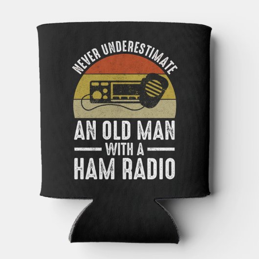 Onderschat nooit een oud Man met een uurradio Blikjeskoeler (Achterkant)
