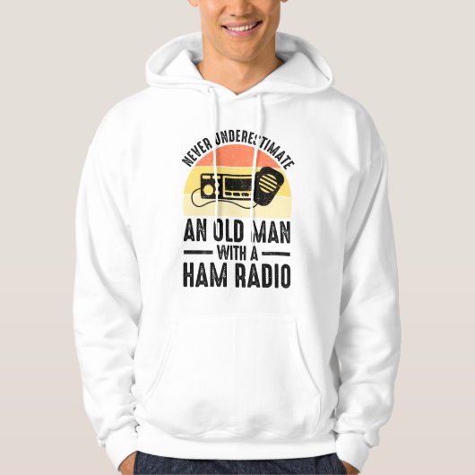 Onderschat nooit een oud Man met een uurradio Hoodie (Voorkant)