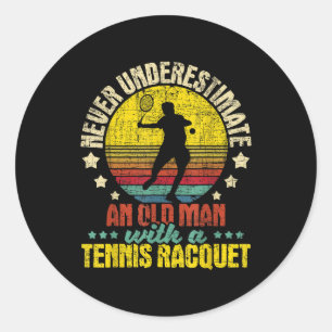 Onderschat nooit een oud Man - Tennis Racket SPO Ronde Sticker