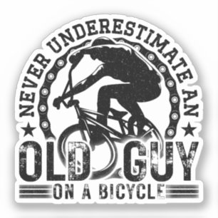 Onderschat nooit een oude man die cool fietst sticker
