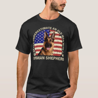 Onderschat nooit een oude man met een Duitse T-shirt