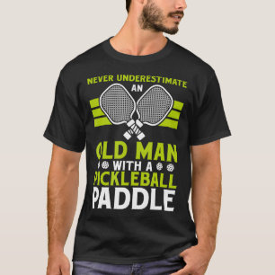 Onderschat nooit een oude man met een Pickleball P T-shirt