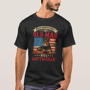 Onderschat nooit een oude man met een Rottweiler C T-shirt