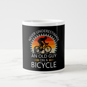 Onderschat nooit een oude man op een fiets extra grote beker