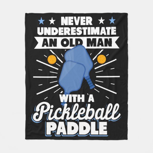 Onderschat nooit een oude Man Pickleball Paddle Fleece Deken (Voorkant)