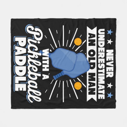 Onderschat nooit een oude Man Pickleball Paddle Fleece Deken (Voorkant (Horizontaal))
