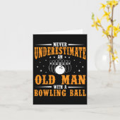 Onderschat nooit een oude Mannen bowlingbal Kaart (Gele Bloem)