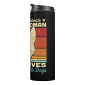 Onderschat nooit een oude vrouw die van Austral ho Thermosbeker (Geroteerd rechts)