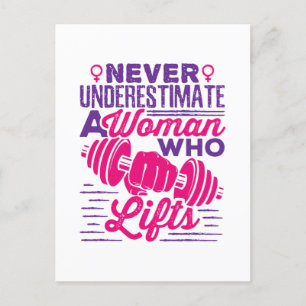Onderschat nooit een vrouw die leeft briefkaart