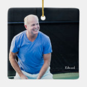 Onderschat nooit het oude Man Pickleball Kerstbal Keramisch Ornament (Achterkant)