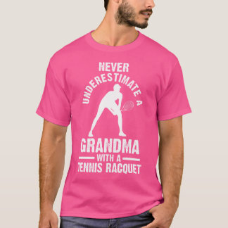 Onderschat nooit het Tennis Racquet Racket en Ball T-shirt