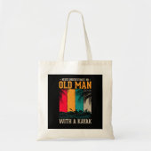 Onderschat nooit oud Man met Kayak Tote Bag (Voorkant)