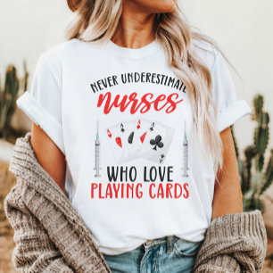 Onderschat nooit verpleegkundigen die van kaartspe Tri-Blend shirt