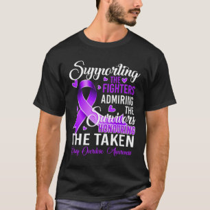 Ondersteunende strijders die de overdosis van een t-shirt