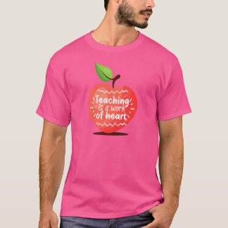 Onderwijs aan vrouwen is een werk van hartkloppend t-shirt