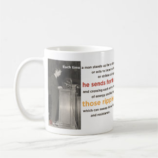 "Ondulation d'espoir" Robert F. Kennedy Mug