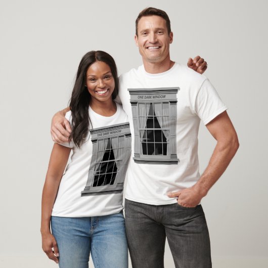 One Dark Window: griezelig en stijlvol T-shirt op  (Unisex)