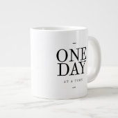 One Day Inspirating Sobriety Quote White Black Extra Grote Mok (Voorkant rechts)