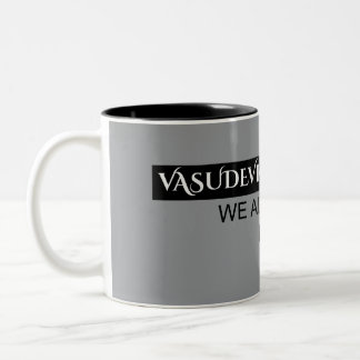 "One Earth. One Spirit. One Family." Tweekleurige Koffiemok