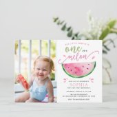One in a Melon Watermelon Verjaardagsuitnodiging Kaart (Staand voorkant)