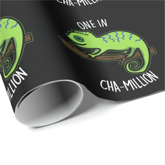 One in Cha-Million Funny Chameleon Pun Dark BG Cadeaupapier (Rol Hoek)