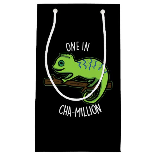 One in Cha-Million Funny Chameleon Pun Dark BG Klein Cadeauzakje (Voorkant)