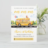 One one one School Bus 1st Birthday Invitation Kaart (Staand voorkant)