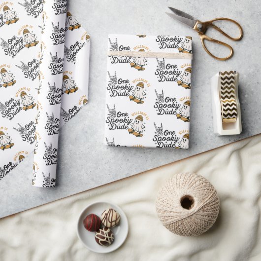 One Spooky Dude Halloween Verjaardag Cadeaupapier (Crafts)