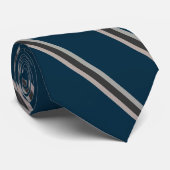 One wide and three narrow downward stripes pattern stropdas (Opgerold)