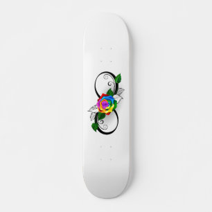 Oneindigheidssymbool met regenboogroos skateboard
