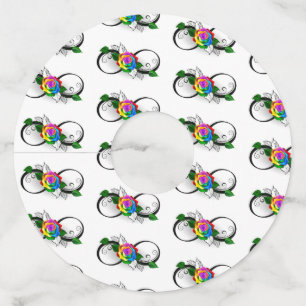 Oneindigheidssymbool met regenboogroos wijnglaslabel