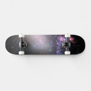 Onregelmatige Galaxy NGC 4485 Skateboard