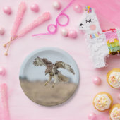 Onrijpe Rode Hawk Hovering Papieren Bordje (Feest)