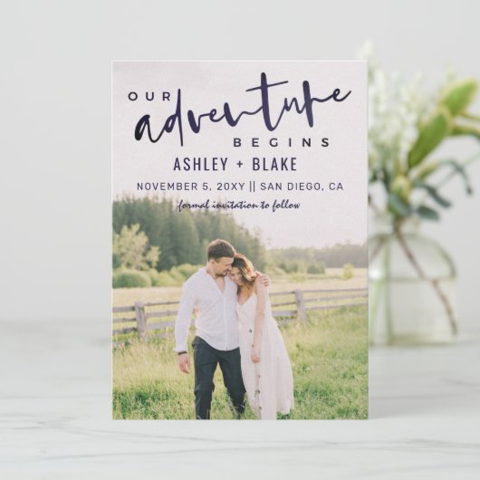 Ons avontuur begint met Foto opslaan Datum Aankondiging (Staand voorkant)