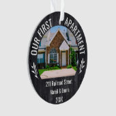 Ons eerste appartement 2023 aangepaste naam & 2 fo ornament (voorkant)