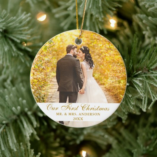 Ons eerste kerstbruiloft-foto Gold-script Keramisch Ornament (Boom)