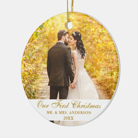 Ons eerste kerstbruiloft-foto Gold-script Keramisch Ornament (Links)