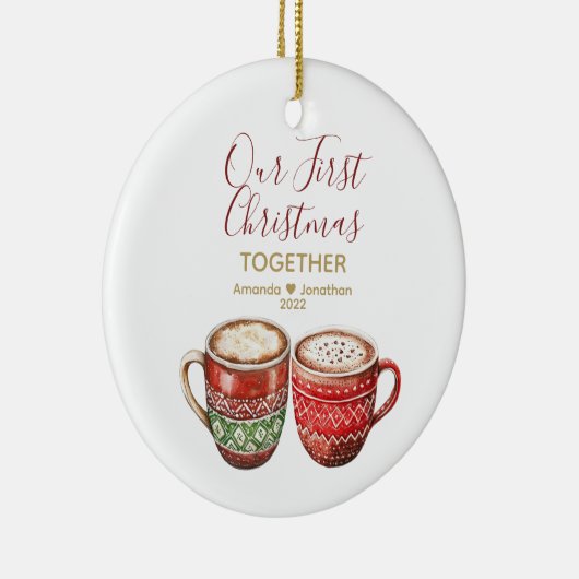 Ons eerste kerstcadeau samen met Hot Cocoa Keramisch Ornament (Rechts)