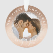 Ons eerste kerstcadeauscript Gold Two-foto Ornament (voorkant)