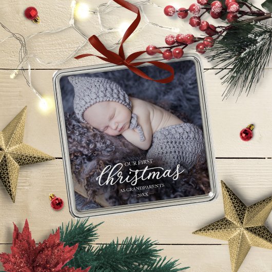 Ons eerste kerstfeest als grootouders White Script Metalen Ornament