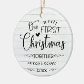 Ons eerste kerstfeest samen met Rustic Farmhouse Keramisch Ornament (Links)